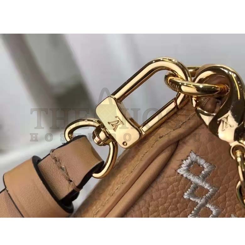 L0vis Vvtt0n LV Women Easy Pouch On Strap Beige Monogram S*pple Grained Cowhide Master Quality