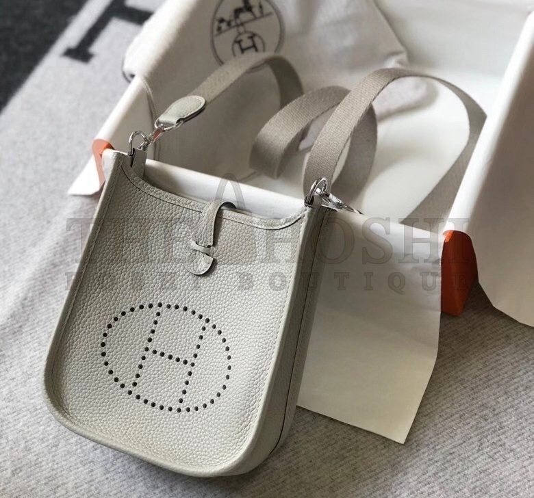 H**me5 Evelyne III TPM Bag In Pearl Grey Clemence Leather Master Quality