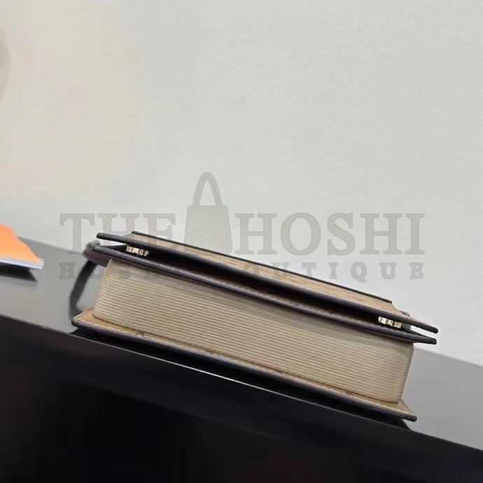 L0vis Vvtt0n LV Women Book Chain Wallet Brown Monogram Reverse Coated Canvas Cowhide Master Quality