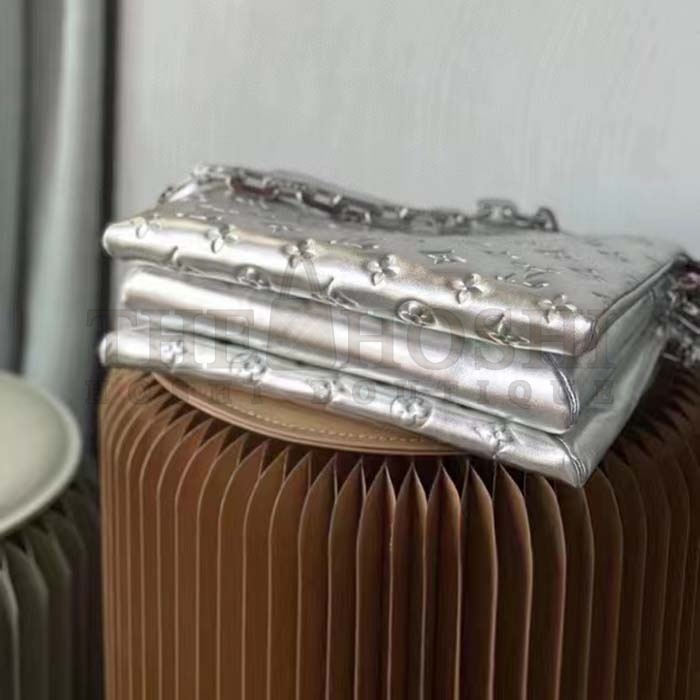 L0vis Vvtt0n LV Women Coussin PM Handbag Silver Lambskin Cowhide Lining Master Quality