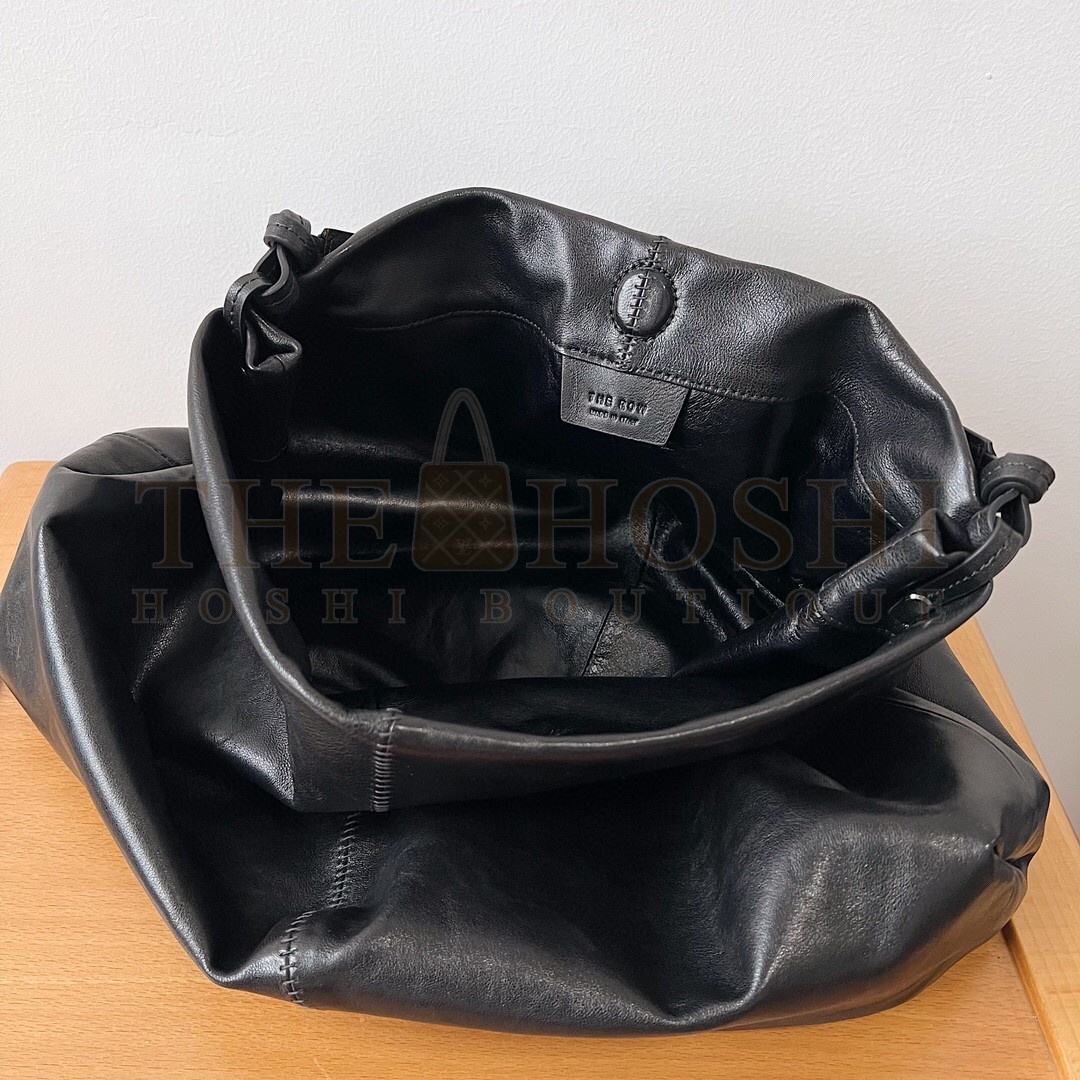 The R0w Samia Shoulder Bag in Black Leather Master Quality