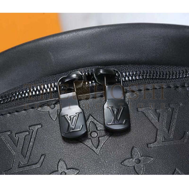 L0vis Vvtt0n LV Men Discovery Bumbag in Monogram Shadow Calf Leather-Black Master Quality