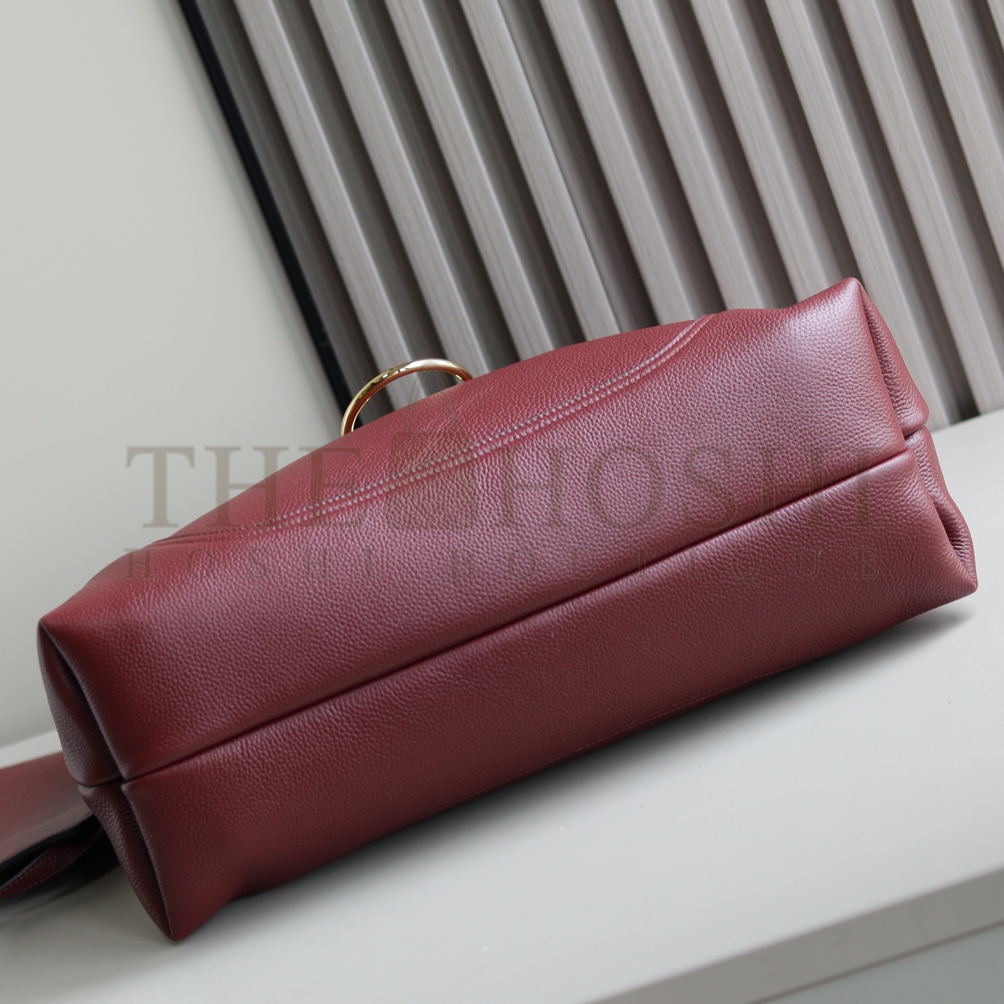 Gvc*1 Softbit Large Hobo Shoulder Bag – Burgundy Grained Leather, Detachable Handle, Magnetic Closure, 46 x 26 x 16 cm Master Quality