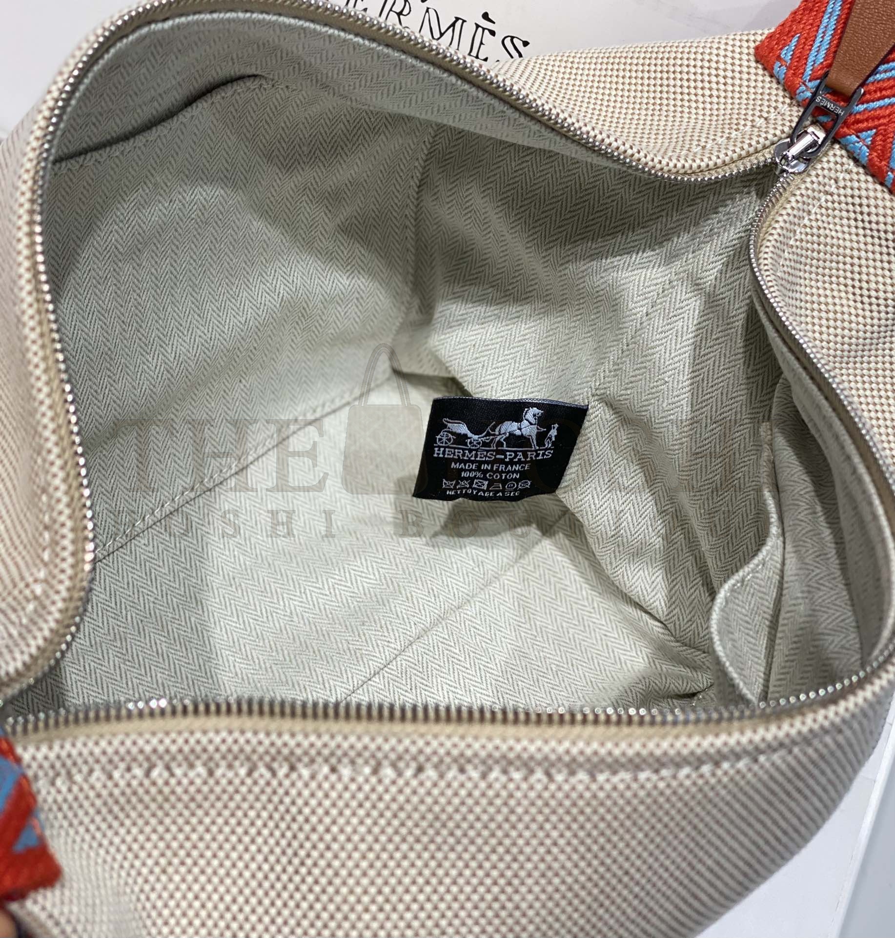 H**me5 H**me5 Trousse Bride-A-Brace Toiletry Bag 25x21x14cm Master Quality