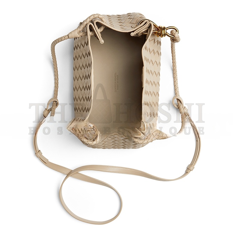 B0tt*ga Ven*ta PARACHUTE 835921VCPPT9614 (29.5*18.5*17.5cm) Master Quality