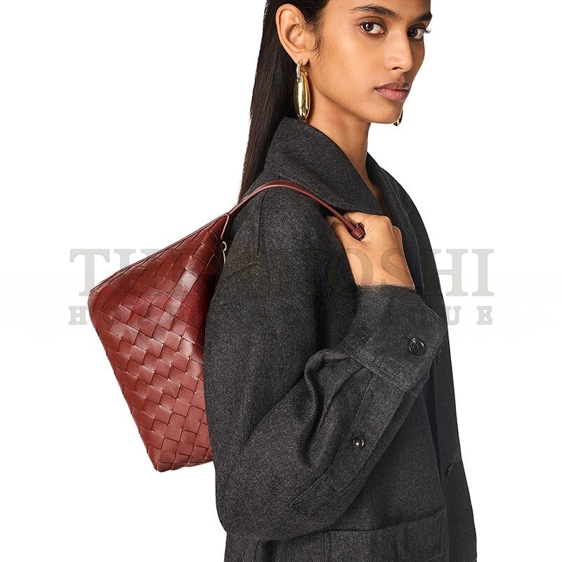 B0tt*ga Ven*ta WALLACE SHOULDER BAG 754443V3IV12504 (22*13*9cm) Master Quality