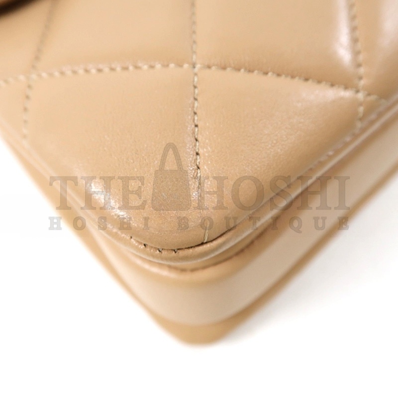 Ch**el COWHIDE LEATHER CHAIN SHOULDER GOLD BUCKLE HANDLE SHOULDER BAG BEIGE  (25*17*9cm) Master Quality