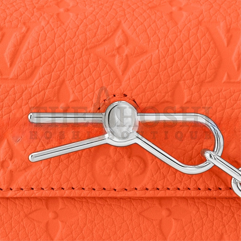 L0vis Vvtt0n STEAMER WEARABLE WALLET M82916 (18*11*6.5cm) Master Quality