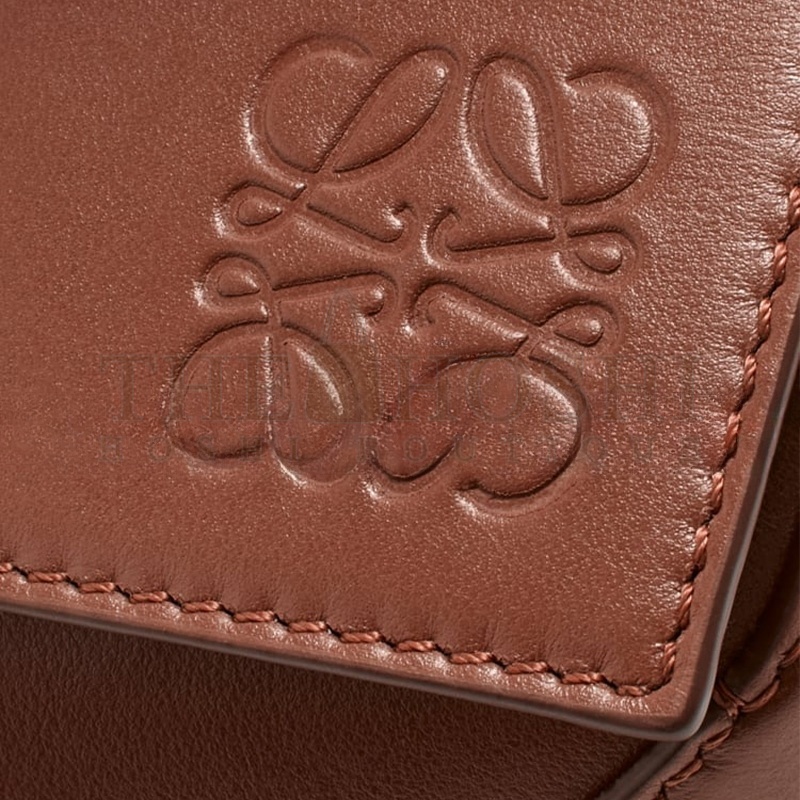 L0ew* LARGE PUZZLE BAG IN SHINY CALFSKIN B510P00X01 (33*21.5*14.7cm) Master Quality